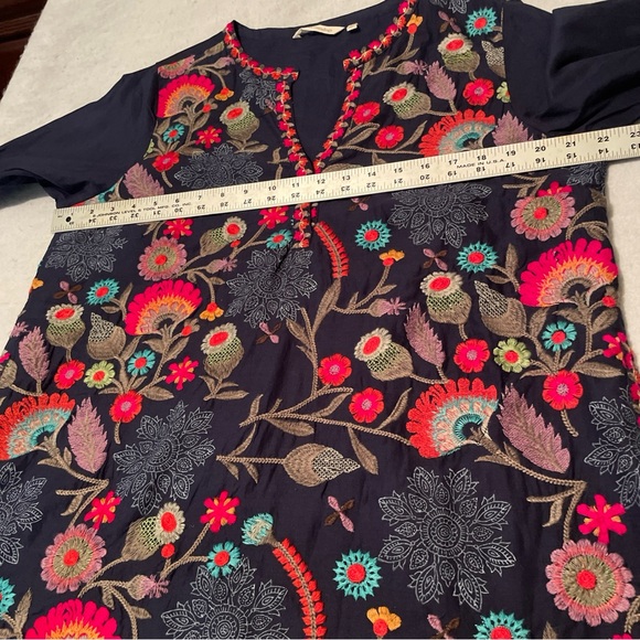 Soft Surroundings Banjara Floral Embroidered Boho Peasant Top W Pockets Size L - Picture 9 of 12